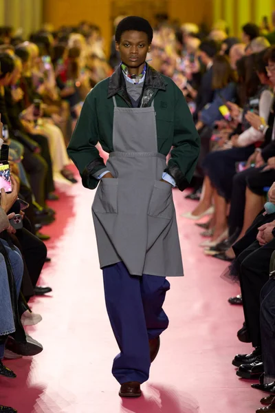 Look 3